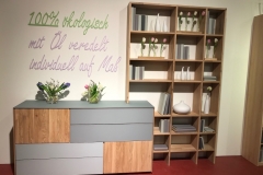 Anrichte mit Bücherregal, Eiche natur & Farbglas grau